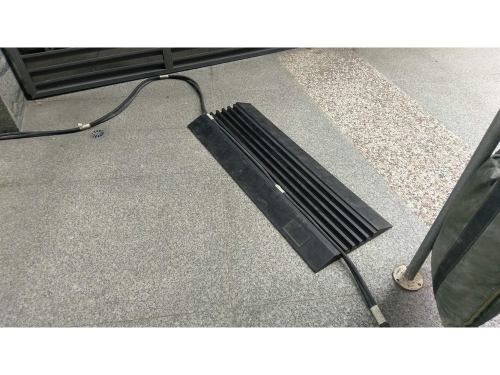 宏展國際-硬體出租-發電機 行動電源 出租
